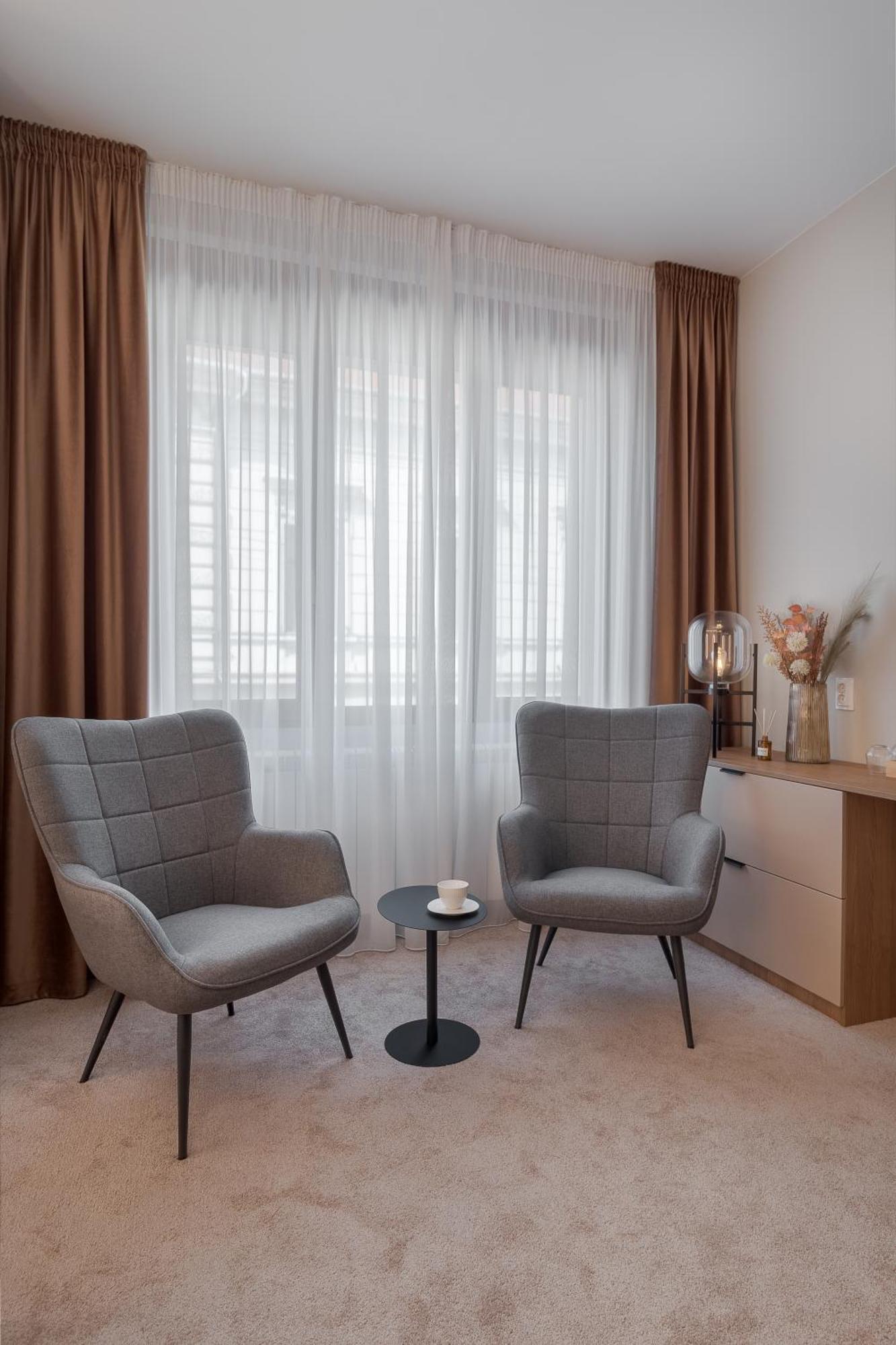 Oasis Rooms オラデア エクステリア 写真